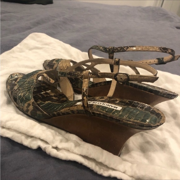 Manolo Blahnik snakeskin wedges - Picture 3 of 8